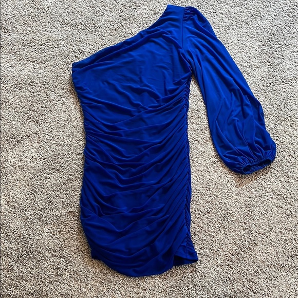 Elegant One-Shoulder Blue Dress - Picture 2 of 4